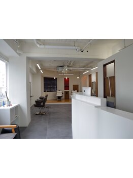 【八丁堀電停徒歩6分】人気の秘密は外国の小さなギャラリーを訪れたようなオシャレな店内と高度な技術*