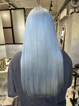 ルイス(L'wis) アイスブルー、ちゃんみなブルー♪