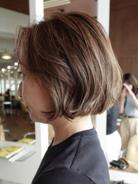 ビュートリアム 七里ヶ浜(BEAUTRIUM) 似合わせミニボブとアッシュブラウン【福井ユウリ湘南鎌倉】