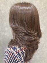 ヴィフアヴェダ(Vif AVEDA)&nbsp;くびれレイヤー/ロング/透明感カラー/グレージュ/横浜駅