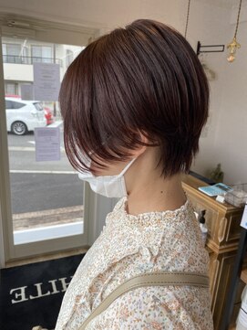 ホワイト(WHITE HAIR@NICOLA) ショートヘア×ピンクバイオレット