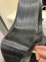 ドロシー 郡山桑野店(Dorothy)&nbsp;ミニウルフチェリーブラウンホワイトグレージュフェザーパーマ