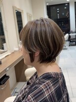 アッシュ 大泉学園店(Ash) 【白髪ぼかしデザインハイライト】ショートボブ