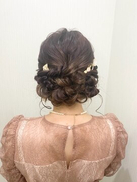 ネイトル(naitre) もふもふ可愛い結婚式お呼ばれヘアアレンジ
