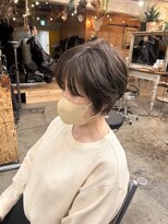 ウィークエンド(WEEKEND)&nbsp;グレージュ×ショートスタイル