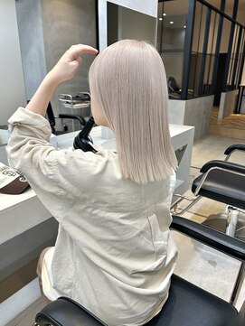 ムード カナザワ(mood kanazawa) ブリーチ必須！ホワイトカラー