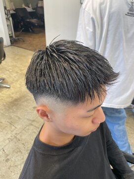 ザデイ カットアンドカルチャーショップ(THE DAY CUT&CULTURE SHOP) スキンフェード×アップバング