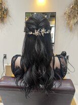 エラ(Ella)&nbsp;ハーフアップアレンジ