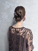 コトナ(kotona)&nbsp;【カチモリお呼ばれヘアアレンジ】ヘアセットねじりハーフツイン