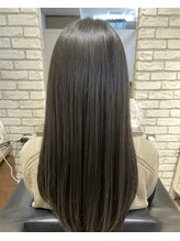 ルームス(ROOMS)&nbsp;30代40代必見！白髪ぼかしと相性抜群の上質ダークグレージュ