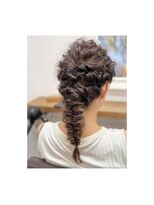 ルーム(Luum)&nbsp;大人可愛いフィッシュボーン編み込み