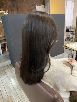 エミュー(emue) 20代30代艶感ストレート♪髪質改善カラーミルクティーブラウン