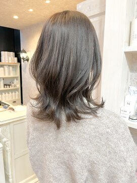 キャアリー(Caary) 福山市美容室Caary人気 春 ラベンダーグレージュ 外ハネミディ