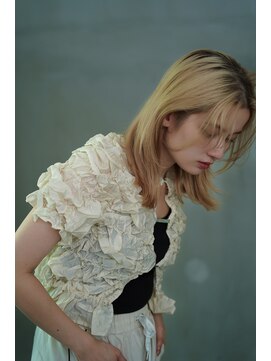 オフ(off) 髪型が決まると動いてもかわいいよね。