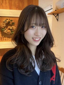 ガーランド (Garland) 大人かわいいレイヤーカット艶髪ラベージュ小顔顔まわりレイヤー