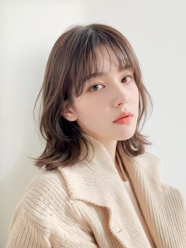 ロア インターナショナル 新宿店(LoA International) 20代30代大人かわいい顔まわりレイヤーカット