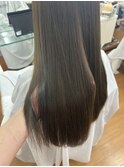 オリーブベージュ
