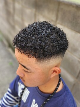 アンドザバダス(&THE BADASS) フェードカット×ハードカール