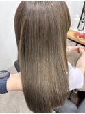 オリーブベージュ