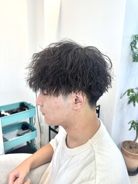 イロ 成田(iLo) ツイストスパイラルパーマ