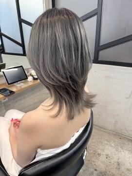 ジーナ 池袋(Zina) #ウルフ/グレージュのバレイヤージュカラー