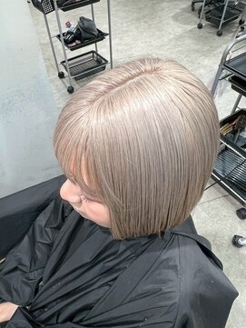 リグ 横浜(Lig.) アッシュブロンドヘーゼルグレージュブリーチダブルカラー横浜駅