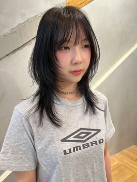 ムース(mmm) ミディアムハッシュカット