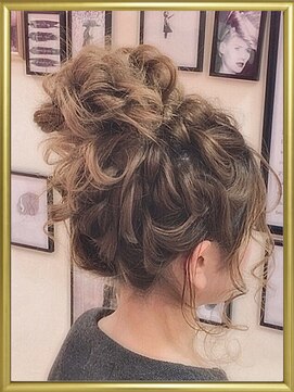 エヌ(N) ふわふわルーズなお団子ヘア☆