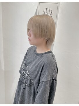 ミュー(Mu) ミルクティーベージュ　ウルフカット