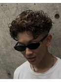 サーフバック　ツイストスパイラル眉カットメンズパーマ