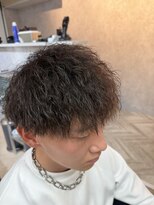 ラルス(Larus)&nbsp;MEN’S HAIR/ブルーブラック/フェザーパーマ/本八幡