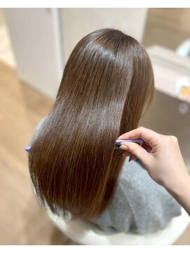 ファムバイアヴァンス(Femme by AVANCE.) 髪質改善シルクストレート