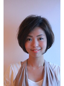 セレニーテ(SERENITE) 前下がりショートボブ