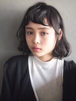 コス(kos) 『nanuk*UEKI』セミウェットなダークトーンボブ