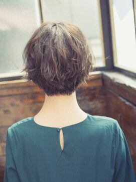 アビエント(Abientot) 外ハネカーキブラウン