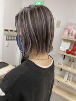 ジゼル(gisele)&nbsp;(稲毛)白髪ぼかしハイライト