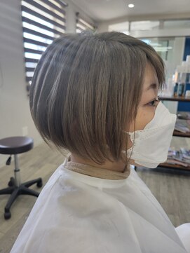 サロンドリールプリマ(Salon de RIRE prima) ツーブロック×重め＝メリハリ☆ショートヘア！！