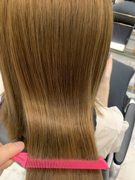 エスカーラ 表参道(THE ESCALA) @m_ayu/ハニーベージュ/アッシュカラー/タビラマユミ