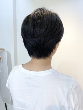 モリオ フロム ロンドン 成増店 【morio成増/一戸】大人可愛い短め耳かけショート