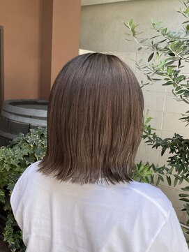 ココカラヘアー ニコ(cococara hair nico) グレージュ/外ハネ/メンテナンスカット