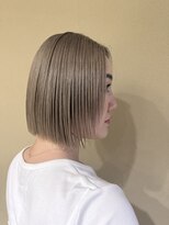 ゼン(Zen.) ベージュ×ショートボブ