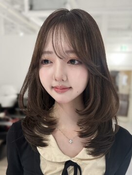 ヨロ 上野(YOLO) ハイライトカラーミルクティーベージュレイヤーカット