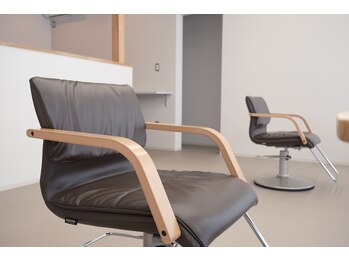 きいろとみどりとニワ(きいろとみどりとniwa)の写真/素髪のような自然な手触り感を大事にしています。