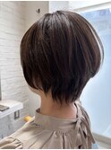 「横顔に見惚れる×黄金比のくびれショート」