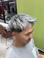 ヘアサロンナンバーワンクラブ上和田本店&nbsp;ホワイト鬼メッシュ