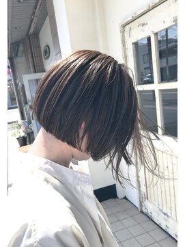 ブローチ(brooch) ショートボブ