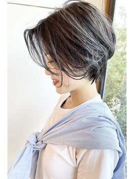 イーズ 鎌倉(e's) 《e'sイーズ鎌倉》ナチュラルなハイライトカラー×ショートボブ