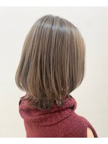 オーリーヘアー(Olliy hair)&nbsp;小顔補正立体カット/アッシュグレージュ/細めハイライト/50代