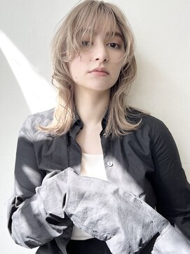 ココ 原宿(KOKO) 小顔レイヤーカットオリーブグレーココアベージュケアブリーチ