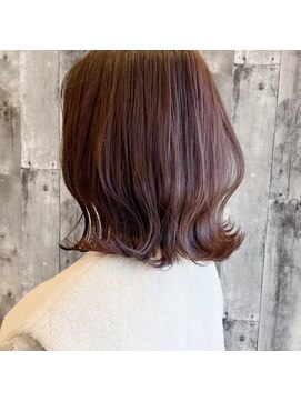 レイフィールド 関店 外はね／ピンクカラー／ミディアムヘアー